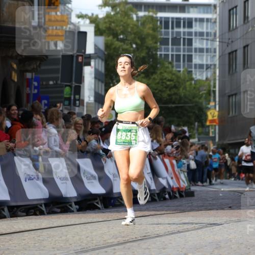 13.09.2026 - 21. swb-Marathon Bremen Strokosch-Dieckow http://msf.ph/oto/10322671 13.09.2026 13:09:50 Ziel 1034, 3197, 4473, 4782, 4895, 5111, 6652, 8759, 9789, 9866, 538, 623, 1723, 1975, 2020, 4781, 5627, 8835, 9817 meine-sportfotos.de