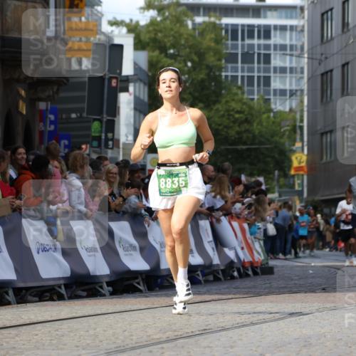 13.09.2026 - 21. swb-Marathon Bremen Strokosch-Dieckow http://msf.ph/oto/10322681 13.09.2026 13:09:50 Ziel 1034, 3197, 4473, 4782, 4895, 5111, 6652, 8759, 9789, 9866, 538, 623, 1723, 1975, 2020, 4781, 5627, 8835, 9817 meine-sportfotos.de