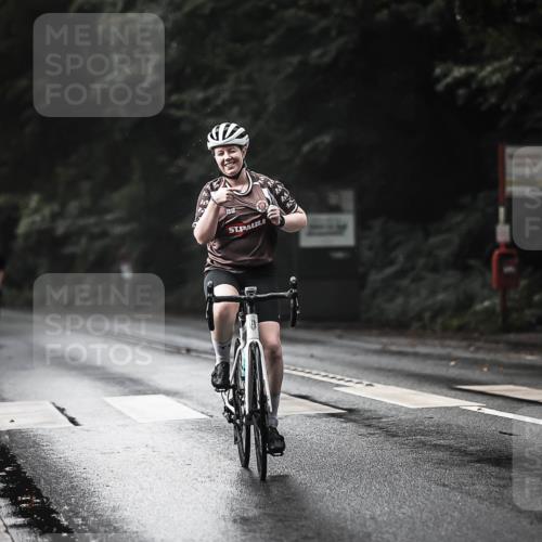 13.09.2026 - Stadtparktriathlon H.Heesch http://msf.ph/oto/10322689 13.09.2026 11:59:49 Radfahren 805, 895, 986, 1026, 1055 meine-sportfotos.de