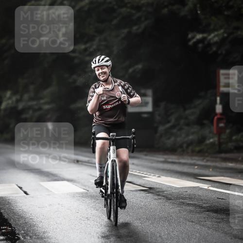 13.09.2026 - Stadtparktriathlon H.Heesch http://msf.ph/oto/10322695 13.09.2026 11:59:49 Radfahren 805, 895, 986, 1026, 1055 meine-sportfotos.de
