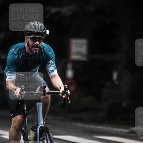13.09.2026 - Stadtparktriathlon H.Heesch http://msf.ph/oto/10322700 13.09.2026 13:08:49 Radfahren 1162, 1298, 1370 meine-sportfotos.de