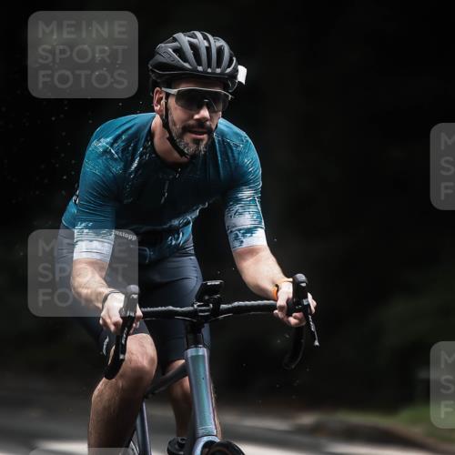 13.09.2026 - Stadtparktriathlon H.Heesch http://msf.ph/oto/10322710 13.09.2026 13:08:49 Radfahren 1162, 1298, 1370 meine-sportfotos.de