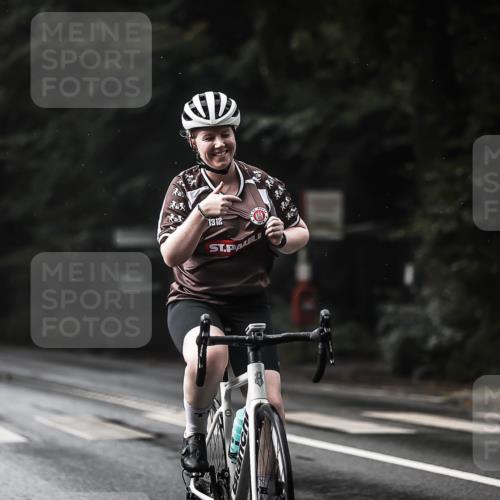 13.09.2026 - Stadtparktriathlon H.Heesch http://msf.ph/oto/10322730 13.09.2026 11:59:49 Radfahren 805, 895, 986, 1026, 1055 meine-sportfotos.de