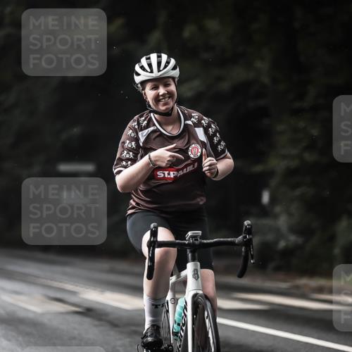 13.09.2026 - Stadtparktriathlon H.Heesch http://msf.ph/oto/10322736 13.09.2026 11:59:50 Radfahren 805, 895, 986, 1026, 1055 meine-sportfotos.de