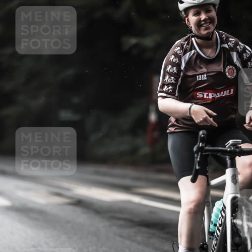 13.09.2026 - Stadtparktriathlon H.Heesch http://msf.ph/oto/10322749 13.09.2026 11:59:50 Radfahren 805, 895, 986, 1026, 1055 meine-sportfotos.de