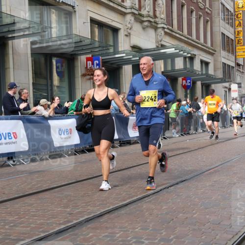 13.09.2026 - 21. swb-Marathon Bremen Strokosch-Dieckow http://msf.ph/oto/10322778 13.09.2026 10:59:41 Ziel 10175, 10236, 10691, 10758, 10867, 11054, 11056, 11071, 11089, 11158, 11159, 11160, 11250, 11259, 11427, 11445, 11453, 11524, 11525, 11528, 11587, 11588, 11589, 11637, 11803, 11879, 11904, 11907, 12123, 12238, 12239, 12242, 12243, 12274, 12388, 12480, 10147, 10355, 10377, 10669, 10745, 10922, 10928, 10929, 11151, 11194, 11207, 11419, 11501, 11519, 11594, 11873, 12138, 12267, 12295, 12481 meine-sportfotos.de