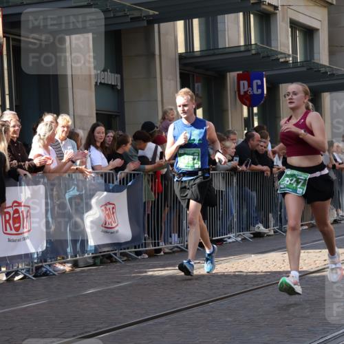 13.09.2026 - 21. swb-Marathon Bremen Strokosch-Dieckow http://msf.ph/oto/10322783 13.09.2026 13:18:48 Ziel 189, 307, 666, 1599, 2007, 2390, 2535, 3508, 4819, 4857, 4916, 5172, 6008, 6137, 6310, 6633, 7154, 7647, 7686, 7791, 9512, 9805, 13184, 307, 465, 2055, 2324, 2948, 3631, 4120, 4413, 4642, 5277, 5867, 6293, 6294, 6787, 6818, 7104, 7163, 7245, 7602, 7731, 8404, 8540, 8743, 8872, 9019, 9275, 9327, 9833 meine-sportfotos.de