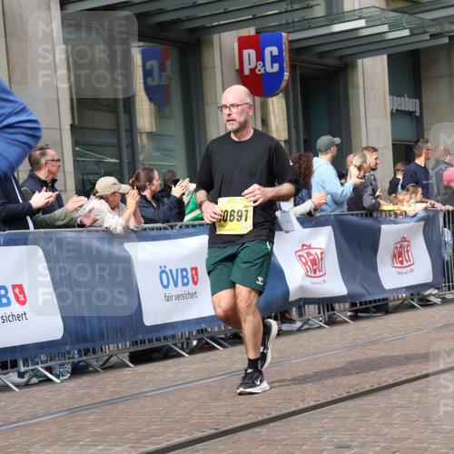 13.09.2026 - 21. swb-Marathon Bremen Strokosch-Dieckow http://msf.ph/oto/10322848 13.09.2026 10:59:43 Ziel 10175, 10236, 10691, 10758, 10867, 11054, 11056, 11071, 11089, 11158, 11159, 11160, 11250, 11259, 11427, 11445, 11453, 11524, 11525, 11528, 11587, 11588, 11589, 11637, 11803, 11879, 11904, 11907, 12123, 12238, 12239, 12242, 12243, 12274, 12352, 12388, 10147, 10355, 10377, 10669, 10745, 10922, 10928, 10929, 11056, 11089, 11151, 11194, 11207, 11419, 11501, 11519, 11594, 11803, 11873, 12138, 12295, 12481 meine-sportfotos.de