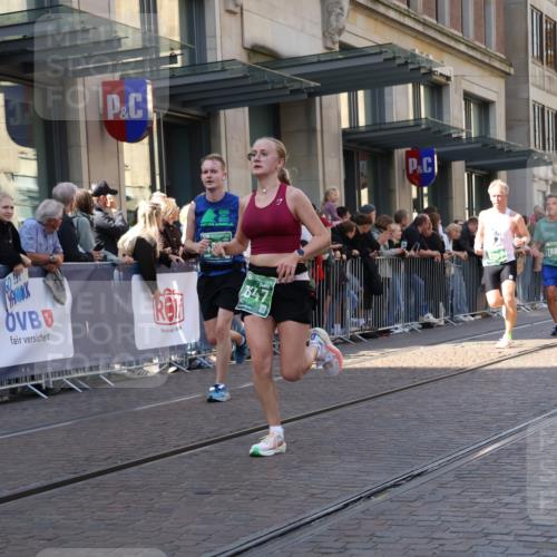 13.09.2026 - 21. swb-Marathon Bremen Strokosch-Dieckow http://msf.ph/oto/10322851 13.09.2026 13:18:49 Ziel 189, 666, 1599, 2007, 2390, 2423, 2535, 3508, 4819, 4857, 4916, 5172, 6008, 6137, 6310, 6633, 7154, 7647, 7686, 7754, 7791, 9512, 9552, 9805, 13184, 307, 465, 2324, 2948, 3631, 4120, 4413, 4642, 5277, 5867, 6787, 6818, 7104, 7163, 7245, 7602, 7731, 8404, 8540, 8743, 8872, 9019, 9275, 9327, 9833 meine-sportfotos.de