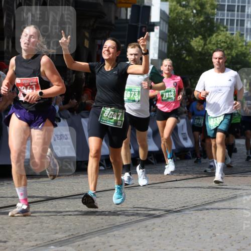 13.09.2026 - 21. swb-Marathon Bremen Strokosch-Dieckow http://msf.ph/oto/10322857 13.09.2026 13:31:10 Ziel 244, 800, 834, 1189, 1533, 1771, 1841, 1926, 1941, 2369, 2902, 2985, 3360, 4251, 4920, 5600, 5681, 5802, 5822, 5900, 6307, 6343, 6523, 7012, 7760, 8543, 8616, 9290, 9507, 9653, 9692, 9699, 9767, 9962, 9976, 13090, 13152, 13215, 217, 1627, 2244, 2602, 3152, 3343, 3392, 3396, 3762, 4477, 5375, 5673, 5720, 5765, 5979, 6147, 6619, 6968, 7001, 7296, 7812, 8035, 8097, 8339, 8342, 8726, 9147, 9337, 9822, 13066 meine-sportfotos.de