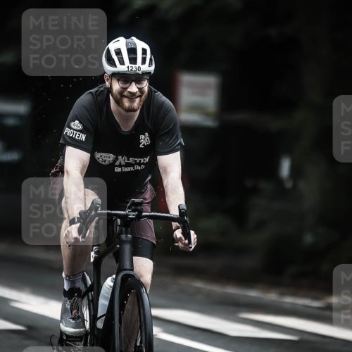 13.09.2026 - Stadtparktriathlon H.Heesch http://msf.ph/oto/10322880 13.09.2026 13:09:06 Radfahren 1230, 1290, 1324, 1350 meine-sportfotos.de