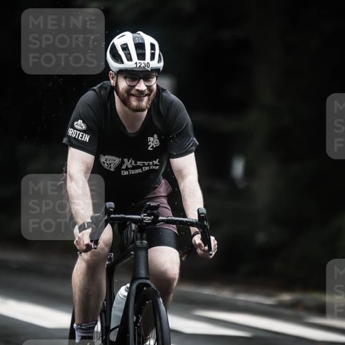 13.09.2026 - Stadtparktriathlon H.Heesch http://msf.ph/oto/10322886 13.09.2026 13:09:06 Radfahren 1230, 1290, 1324, 1350 meine-sportfotos.de