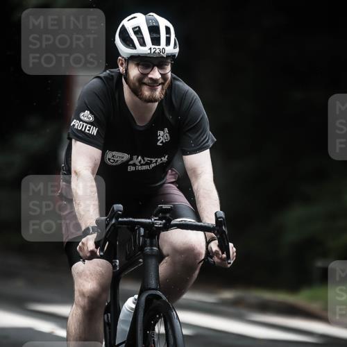 13.09.2026 - Stadtparktriathlon H.Heesch http://msf.ph/oto/10322893 13.09.2026 13:09:06 Radfahren 1230, 1290, 1324, 1350 meine-sportfotos.de