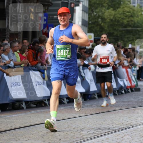 13.09.2026 - 21. swb-Marathon Bremen Strokosch-Dieckow http://msf.ph/oto/10322899 13.09.2026 13:10:01 Ziel 195, 567, 2750, 4473, 4782, 9241, 9277, 9804, 623, 957, 9817 meine-sportfotos.de