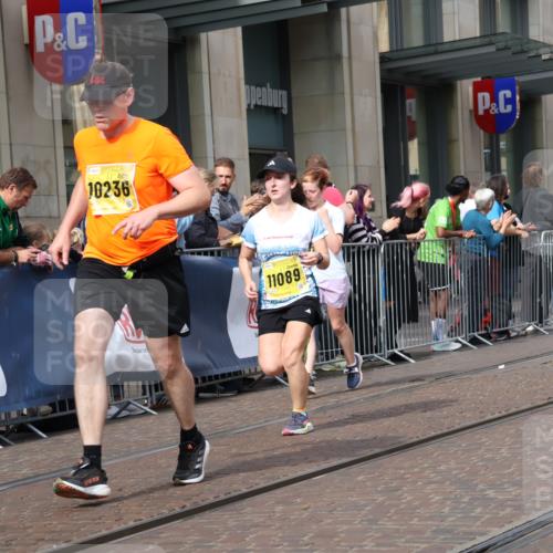 13.09.2026 - 21. swb-Marathon Bremen Strokosch-Dieckow http://msf.ph/oto/10322929 13.09.2026 10:59:44 Ziel 10175, 10236, 10691, 10758, 10867, 11054, 11071, 11158, 11159, 11160, 11250, 11259, 11427, 11445, 11453, 11524, 11525, 11528, 11587, 11588, 11589, 11637, 11879, 11904, 11907, 12123, 12238, 12239, 12242, 12243, 12274, 12352, 12388, 10147, 10236, 10355, 10377, 10669, 10745, 10922, 10928, 10929, 11056, 11089, 11151, 11194, 11207, 11419, 11501, 11519, 11594, 11803, 11873, 12138, 12295, 12481 meine-sportfotos.de