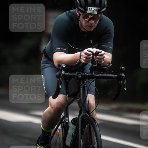 13.09.2026 - Stadtparktriathlon H.Heesch http://msf.ph/oto/10322943 13.09.2026 13:09:08 Radfahren 1230, 1290, 1324, 1350 meine-sportfotos.de