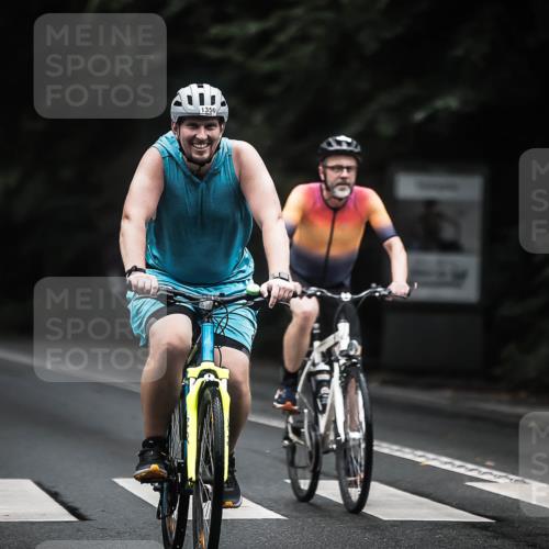 13.09.2026 - Stadtparktriathlon H.Heesch http://msf.ph/oto/10322947 13.09.2026 13:09:12 Radfahren 1290, 1324, 1350 meine-sportfotos.de