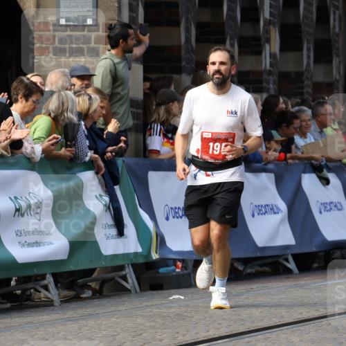 13.09.2026 - 21. swb-Marathon Bremen Strokosch-Dieckow http://msf.ph/oto/10322954 13.09.2026 13:10:04 Ziel 195, 567, 1723, 1975, 2750, 4473, 4782, 8835, 9241, 9277, 9804, 957, 8064 meine-sportfotos.de