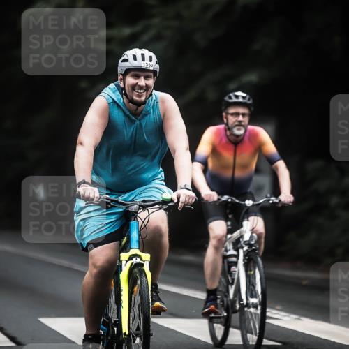 13.09.2026 - Stadtparktriathlon H.Heesch http://msf.ph/oto/10322960 13.09.2026 13:09:12 Radfahren 1290, 1324, 1350 meine-sportfotos.de