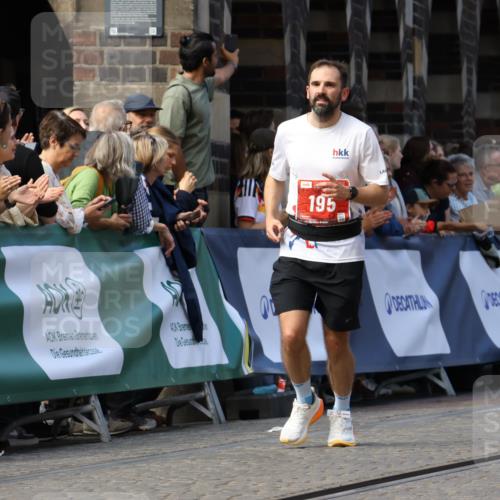 13.09.2026 - 21. swb-Marathon Bremen Strokosch-Dieckow http://msf.ph/oto/10322970 13.09.2026 13:10:04 Ziel 195, 567, 1723, 1975, 2750, 4473, 4782, 8835, 9241, 9277, 9804, 957, 8064 meine-sportfotos.de