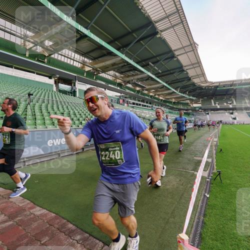 13.09.2026 - 21. swb-Marathon Bremen Michael Burmester http://msf.ph/oto/10322989 13.09.2026 13:24:33 Laufen im Stadion 137, 182, 213, 294, 324, 434, 505, 533, 548, 708, 721, 723, 739, 743, 752, 815, 818, 1273, 1331, 1463, 1471, 1491, 1504, 1515, 1561, 1597, 1598, 1830, 1944, 2059, 2095, 2211, 2252, 2267, 2271, 2286, 2312, 2323, 2354, 2445, 2465, 2483, 2495, 2497, 2503, 2506, 2554, 2571, 2644, 2752, 2768, 2776, 2833, 2896, 2936, 2968, 3005, 3142, 3211, 3259, 3282, 3288, 3289, 3292, 3298, 3306, 3312, 3329, 3364, 3381, 3390, 3395, 3423, 3447, 3559, 3727, 3770, 3819, 4466, 4467 meine-sportfotos.de