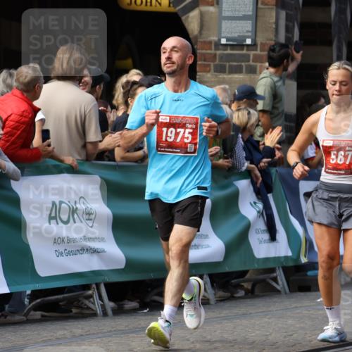 13.09.2026 - 21. swb-Marathon Bremen Strokosch-Dieckow http://msf.ph/oto/10322997 13.09.2026 13:10:15 Ziel 538, 567, 623, 1723, 1975, 2020, 2750, 4781, 5627, 8835, 9277, 9804, 9817, 604, 640, 1277, 3959, 5532, 7881, 8033, 8064, 8709 meine-sportfotos.de