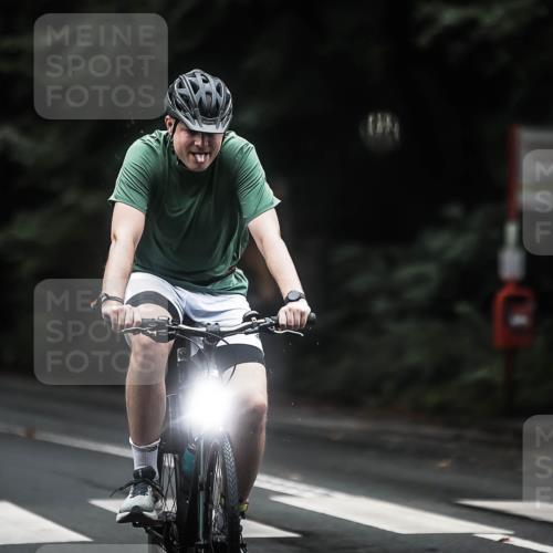 13.09.2026 - Stadtparktriathlon H.Heesch http://msf.ph/oto/10323009 13.09.2026 13:09:21 Radfahren 1217, 1254, 1288, 1362 meine-sportfotos.de