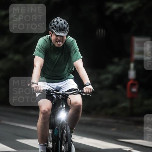 13.09.2026 - Stadtparktriathlon H.Heesch http://msf.ph/oto/10323013 13.09.2026 13:09:22 Radfahren 1217, 1254, 1288, 1362 meine-sportfotos.de