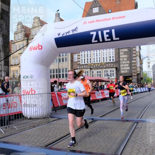 13.09.2026 - 21. swb-Marathon Bremen Tim E. http://msf.ph/oto/10323023 13.09.2026 10:59:34 Ziel 10377, 10415, 10492, 10668, 11086, 11125, 11301, 11302, 11500, 11873, 11913, 12118, 12200, 12267, 12537, 12541 meine-sportfotos.de