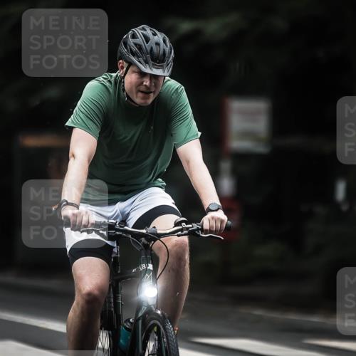 13.09.2026 - Stadtparktriathlon H.Heesch http://msf.ph/oto/10323027 13.09.2026 13:09:22 Radfahren 1217, 1254, 1288, 1362 meine-sportfotos.de
