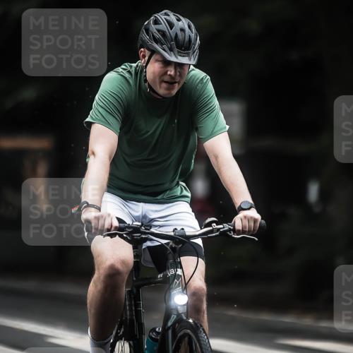 13.09.2026 - Stadtparktriathlon H.Heesch http://msf.ph/oto/10323031 13.09.2026 13:09:22 Radfahren 1217, 1254, 1288, 1362 meine-sportfotos.de
