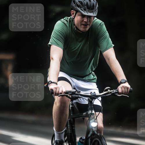 13.09.2026 - Stadtparktriathlon H.Heesch http://msf.ph/oto/10323034 13.09.2026 13:09:22 Radfahren 1217, 1254, 1288, 1362 meine-sportfotos.de