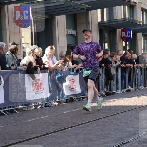 13.09.2026 - 21. swb-Marathon Bremen Strokosch-Dieckow http://msf.ph/oto/10323041 13.09.2026 13:18:53 Ziel 189, 666, 1599, 2007, 2390, 2423, 2535, 3182, 3508, 4819, 4857, 5172, 5371, 6008, 6137, 6310, 6633, 7154, 7647, 7686, 7754, 9512, 9552, 9638, 9805, 13184, 307, 465, 2324, 2948, 3631, 4120, 4413, 4642, 4916, 5277, 5867, 6787, 7104, 7163, 7245, 7602, 7791, 8540, 8743, 9327, 9833 meine-sportfotos.de
