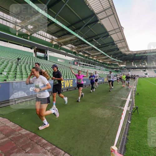 13.09.2026 - 21. swb-Marathon Bremen Michael Burmester http://msf.ph/oto/10323065 13.09.2026 13:24:44 Laufen im Stadion 137, 182, 213, 294, 324, 434, 505, 543, 548, 721, 723, 739, 743, 752, 815, 818, 966, 1273, 1410, 1463, 1471, 1491, 1504, 1515, 1561, 1597, 1598, 1830, 1944, 1953, 2059, 2095, 2211, 2252, 2267, 2271, 2286, 2312, 2323, 2354, 2445, 2465, 2483, 2495, 2497, 2503, 2506, 2554, 2571, 2591, 2644, 2752, 2768, 2776, 2833, 2878, 2896, 2936, 2968, 2981, 3005, 3142, 3211, 3259, 3282, 3288, 3289, 3292, 3298, 3306, 3312, 3329, 3364, 3381, 3390, 3395, 3447, 3770, 3819, 4466 meine-sportfotos.de