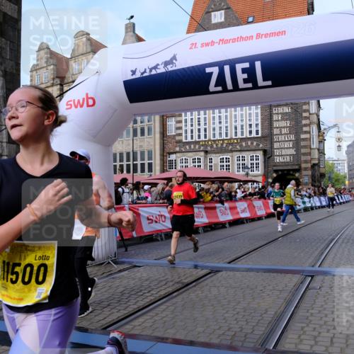 13.09.2026 - 21. swb-Marathon Bremen Tim E. http://msf.ph/oto/10323066 13.09.2026 10:59:35 Ziel 10377, 10415, 10492, 10668, 10922, 11086, 11125, 11301, 11302, 11500, 11873, 11913, 12118, 12200, 12267, 12537, 12541 meine-sportfotos.de