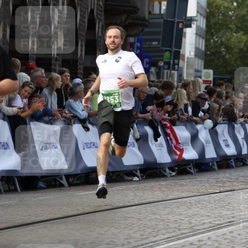 13.09.2026 - 21. swb-Marathon Bremen Strokosch-Dieckow http://msf.ph/oto/10323074 13.09.2026 13:24:51 Ziel 789, 790, 1582, 3375, 3524, 3994, 4000, 5328, 5572, 5668, 5669, 5929, 5953, 6080, 7156, 7568, 8310, 8636, 8784, 8881, 9264, 9541, 9573, 9676, 10069, 10071, 10097, 972, 1080, 1264, 2322, 2761, 3105, 4091, 4113, 4507, 4918, 4973, 6079, 6360, 6544, 6943, 7409, 7854, 8245, 9073, 9152, 9360 meine-sportfotos.de