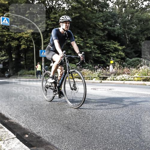 13.09.2026 - Stadtparktriathlon H.Heesch http://msf.ph/oto/10323077 13.09.2026 11:25:38 Radfahren 593, 625, 766, 771 meine-sportfotos.de