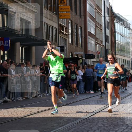 13.09.2026 - 21. swb-Marathon Bremen Strokosch-Dieckow http://msf.ph/oto/10323080 13.09.2026 13:18:55 Ziel 189, 666, 1599, 2007, 2390, 2423, 2535, 3182, 3508, 4319, 4819, 4857, 5172, 5371, 6008, 6137, 6633, 7154, 7647, 7686, 7754, 9512, 9552, 9638, 9805, 307, 465, 2324, 2948, 3631, 4120, 4413, 4642, 4916, 5277, 5867, 6310, 6787, 7104, 7154, 7163, 7602, 7791, 8540, 8743, 9327, 9833, 13184 meine-sportfotos.de