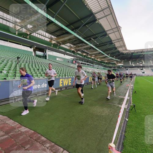 13.09.2026 - 21. swb-Marathon Bremen Michael Burmester http://msf.ph/oto/10323091 13.09.2026 13:24:47 Laufen im Stadion 137, 182, 213, 294, 324, 434, 505, 543, 548, 721, 723, 739, 743, 752, 815, 818, 966, 1273, 1410, 1463, 1471, 1491, 1504, 1515, 1561, 1597, 1598, 1830, 1944, 1953, 2058, 2059, 2095, 2211, 2252, 2267, 2271, 2286, 2308, 2312, 2323, 2354, 2445, 2465, 2483, 2495, 2497, 2503, 2506, 2554, 2571, 2591, 2644, 2752, 2768, 2776, 2833, 2878, 2896, 2936, 2968, 2981, 3005, 3142, 3211, 3259, 3282, 3288, 3289, 3292, 3298, 3306, 3312, 3329, 3364, 3381, 3390, 3395, 3447, 3770, 4466 meine-sportfotos.de