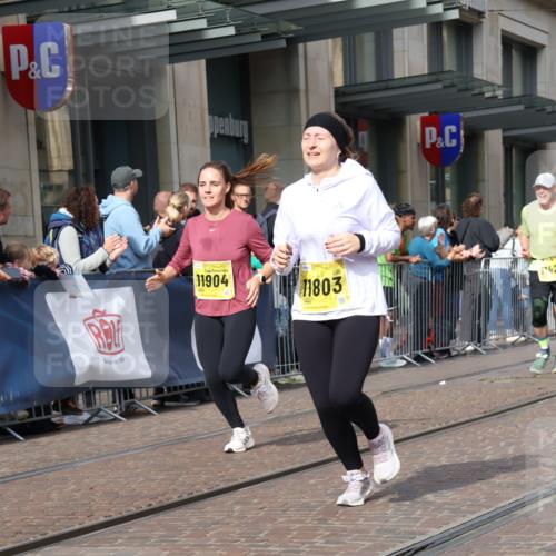 13.09.2026 - 21. swb-Marathon Bremen Strokosch-Dieckow http://msf.ph/oto/10323107 13.09.2026 10:59:47 Ziel 10175, 10691, 10758, 10867, 11016, 11071, 11158, 11159, 11160, 11250, 11259, 11427, 11445, 11453, 11524, 11525, 11528, 11587, 11588, 11589, 11637, 11879, 11904, 11907, 12123, 12190, 12238, 12239, 12274, 12352, 12388, 10147, 10236, 10355, 10669, 10745, 10922, 10928, 10929, 11054, 11056, 11089, 11151, 11194, 11207, 11419, 11501, 11519, 11594, 11803, 12138, 12242, 12243, 12295, 12481 meine-sportfotos.de
