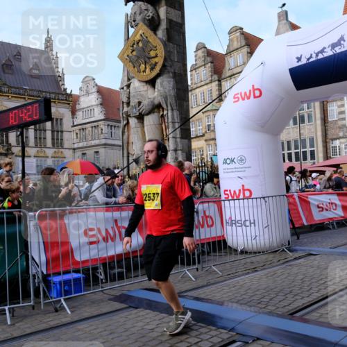 13.09.2026 - 21. swb-Marathon Bremen Tim E. http://msf.ph/oto/10323169 13.09.2026 10:59:37 Ziel 10377, 10492, 10668, 10922, 11086, 11125, 11301, 11302, 11500, 11873, 12118, 12200, 12267, 12295, 12537, 12541 meine-sportfotos.de
