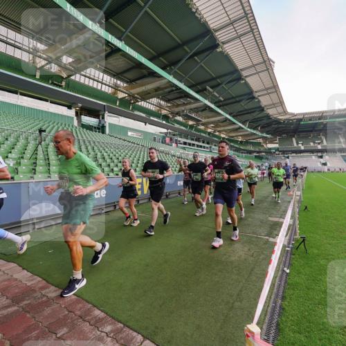 13.09.2026 - 21. swb-Marathon Bremen Michael Burmester http://msf.ph/oto/10323175 13.09.2026 13:24:54 Laufen im Stadion 137, 182, 213, 294, 324, 434, 505, 543, 548, 721, 723, 739, 743, 752, 815, 818, 966, 1273, 1410, 1443, 1459, 1463, 1471, 1491, 1504, 1515, 1561, 1597, 1598, 1830, 1944, 1953, 2058, 2059, 2095, 2211, 2252, 2267, 2271, 2286, 2308, 2312, 2323, 2354, 2445, 2465, 2483, 2495, 2497, 2503, 2506, 2554, 2571, 2591, 2644, 2752, 2762, 2768, 2776, 2833, 2878, 2896, 2936, 2968, 2981, 3005, 3142, 3211, 3259, 3282, 3288, 3289, 3292, 3298, 3306, 3312, 3329, 3364, 3381, 3390, 3395 meine-sportfotos.de