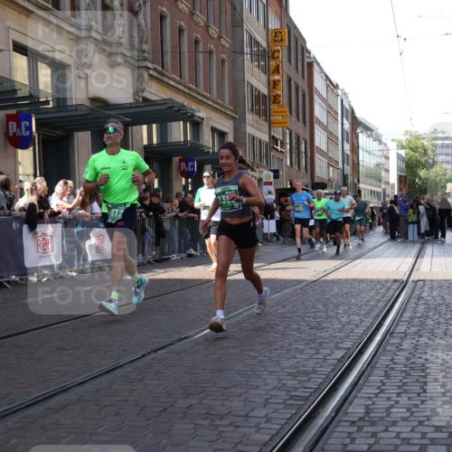 13.09.2026 - 21. swb-Marathon Bremen Strokosch-Dieckow http://msf.ph/oto/10323195 13.09.2026 13:18:56 Ziel 189, 666, 1599, 2007, 2390, 2423, 2535, 3182, 3508, 4319, 4819, 4857, 5172, 5371, 6008, 6137, 6633, 7647, 7686, 7754, 9512, 9552, 9638, 9805, 307, 2324, 2948, 3631, 4120, 4413, 4642, 4916, 5277, 5867, 6310, 6787, 7104, 7154, 7163, 7602, 7791, 8540, 8743, 9327, 9833, 13184 meine-sportfotos.de