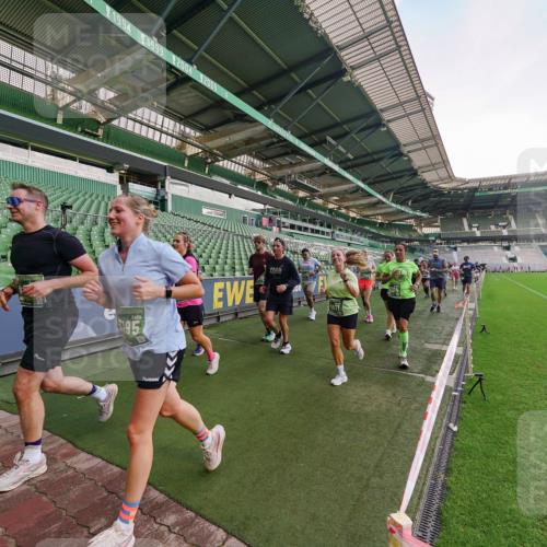 13.09.2026 - 21. swb-Marathon Bremen Michael Burmester http://msf.ph/oto/10323200 13.09.2026 13:24:56 Laufen im Stadion 137, 182, 213, 294, 324, 434, 505, 543, 548, 721, 723, 739, 743, 752, 815, 818, 966, 1273, 1410, 1443, 1459, 1463, 1471, 1491, 1504, 1515, 1561, 1597, 1598, 1830, 1944, 1953, 2058, 2059, 2095, 2211, 2252, 2267, 2271, 2286, 2298, 2308, 2312, 2323, 2354, 2445, 2465, 2483, 2495, 2497, 2503, 2506, 2554, 2571, 2591, 2644, 2752, 2762, 2768, 2776, 2833, 2878, 2896, 2936, 2968, 2981, 3005, 3142, 3211, 3259, 3282, 3288, 3289, 3292, 3298, 3306, 3312, 3329, 3364, 3381, 3390, 3395 meine-sportfotos.de