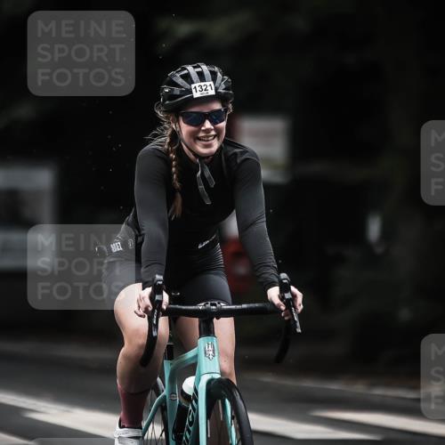 13.09.2026 - Stadtparktriathlon H.Heesch http://msf.ph/oto/10323220 13.09.2026 13:09:38 Radfahren 1189, 1243, 1299, 1321, 1366, 1368, 1387 meine-sportfotos.de