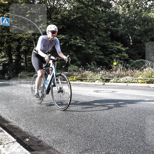 13.09.2026 - Stadtparktriathlon H.Heesch http://msf.ph/oto/10323223 13.09.2026 11:26:20 Radfahren 703, 792 meine-sportfotos.de