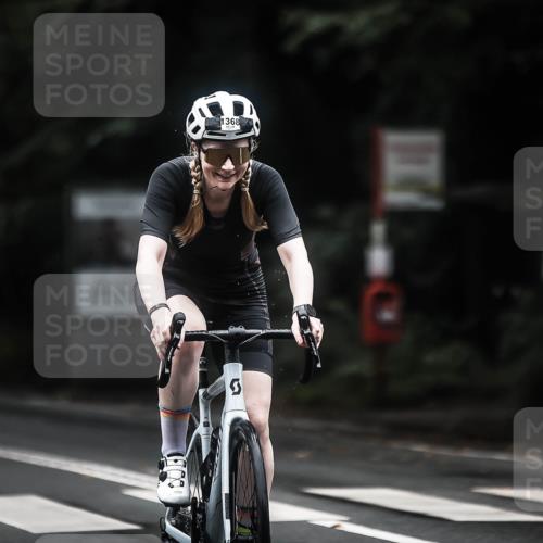 13.09.2026 - Stadtparktriathlon H.Heesch http://msf.ph/oto/10323245 13.09.2026 13:09:39 Radfahren 1209, 1243, 1321, 1366, 1368, 1387 meine-sportfotos.de