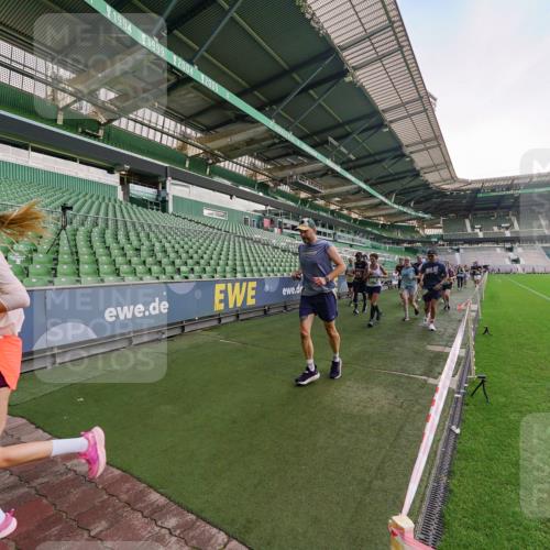 13.09.2026 - 21. swb-Marathon Bremen Michael Burmester http://msf.ph/oto/10323247 13.09.2026 13:24:59 Laufen im Stadion 137, 182, 213, 294, 324, 505, 543, 548, 721, 723, 739, 743, 752, 815, 818, 966, 1273, 1410, 1443, 1459, 1463, 1471, 1491, 1504, 1515, 1561, 1597, 1598, 1830, 1944, 1953, 2058, 2059, 2095, 2211, 2252, 2267, 2271, 2286, 2298, 2308, 2312, 2323, 2354, 2445, 2465, 2483, 2495, 2497, 2503, 2506, 2554, 2571, 2591, 2644, 2752, 2762, 2768, 2776, 2833, 2878, 2896, 2936, 2968, 2981, 3005, 3142, 3211, 3259, 3282, 3288, 3289, 3298, 3306, 3312, 3329, 3364, 3381, 3390, 3395 meine-sportfotos.de