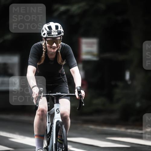 13.09.2026 - Stadtparktriathlon H.Heesch http://msf.ph/oto/10323249 13.09.2026 13:09:39 Radfahren 1209, 1243, 1321, 1366, 1368, 1387 meine-sportfotos.de