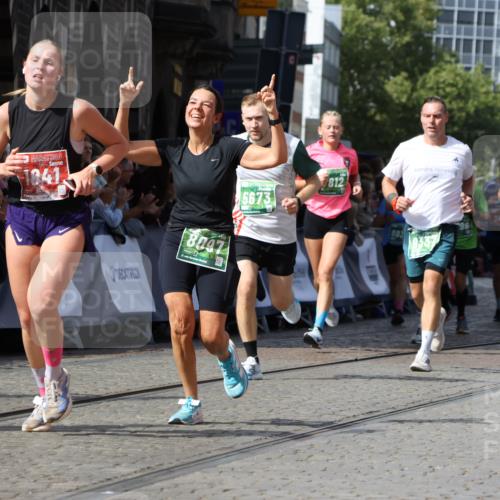 13.09.2026 - 21. swb-Marathon Bremen Strokosch-Dieckow http://msf.ph/oto/10323296 13.09.2026 13:31:10 Ziel 244, 800, 834, 1189, 1533, 1771, 1841, 1926, 1941, 2369, 2902, 2985, 3360, 4251, 4920, 5600, 5681, 5802, 5822, 5900, 6307, 6343, 6523, 7012, 7760, 8543, 8616, 9290, 9507, 9653, 9692, 9699, 9767, 9962, 9976, 13090, 13152, 13215, 217, 1627, 2244, 2602, 3152, 3343, 3392, 3396, 3762, 4477, 5375, 5673, 5720, 5765, 5979, 6147, 6619, 6968, 7001, 7296, 7812, 8035, 8097, 8339, 8342, 8726, 9147, 9337, 9822, 13066 meine-sportfotos.de
